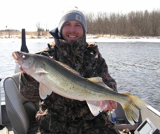 walleye0015