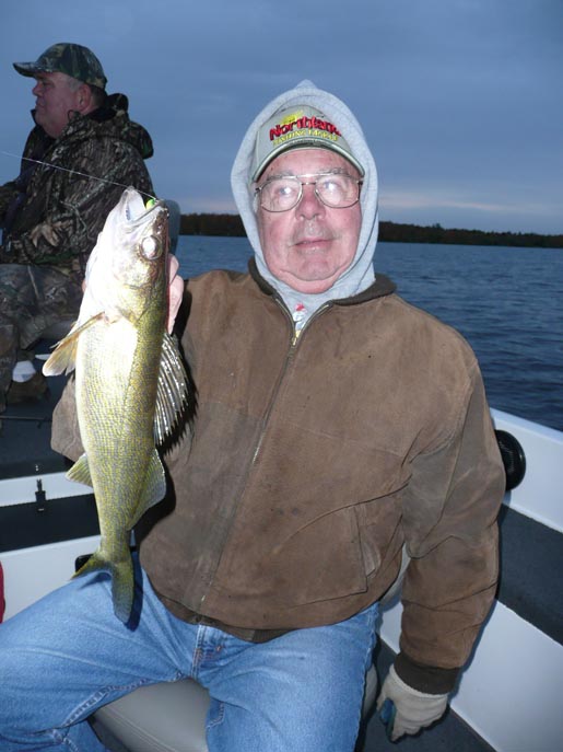 walleye0037